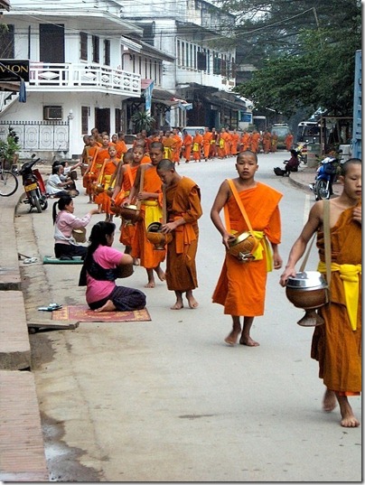 Novice-Buddhism-Luang_Prabang-hd