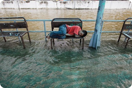 durmiendo en el desastre bangkok